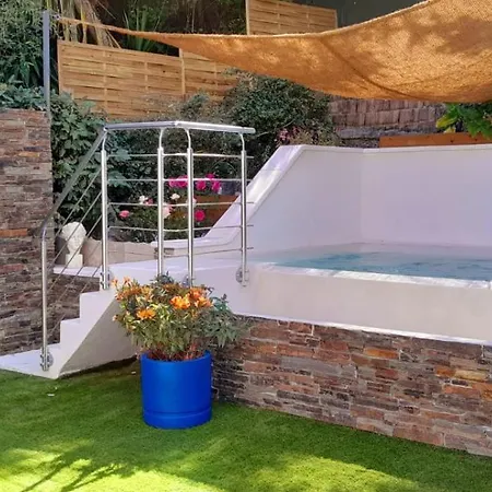 Climatisee Calme Avec Bassin Prive Et Grande Piscine Partagee A St Aygulf Fréjus