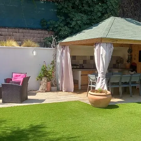 Climatisee Calme Avec Bassin Prive Et Grande Piscine Partagee A St Aygulf Fréjus