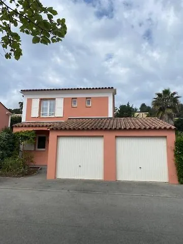 Climatisee Calme Avec Bassin Prive Et Grande Piscine Partagee A St Aygulf Fréjus