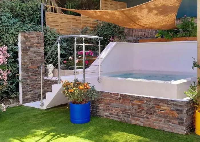 Climatisee Calme Avec Bassin Prive Et Grande Piscine Partagee A St Aygulf Fréjus